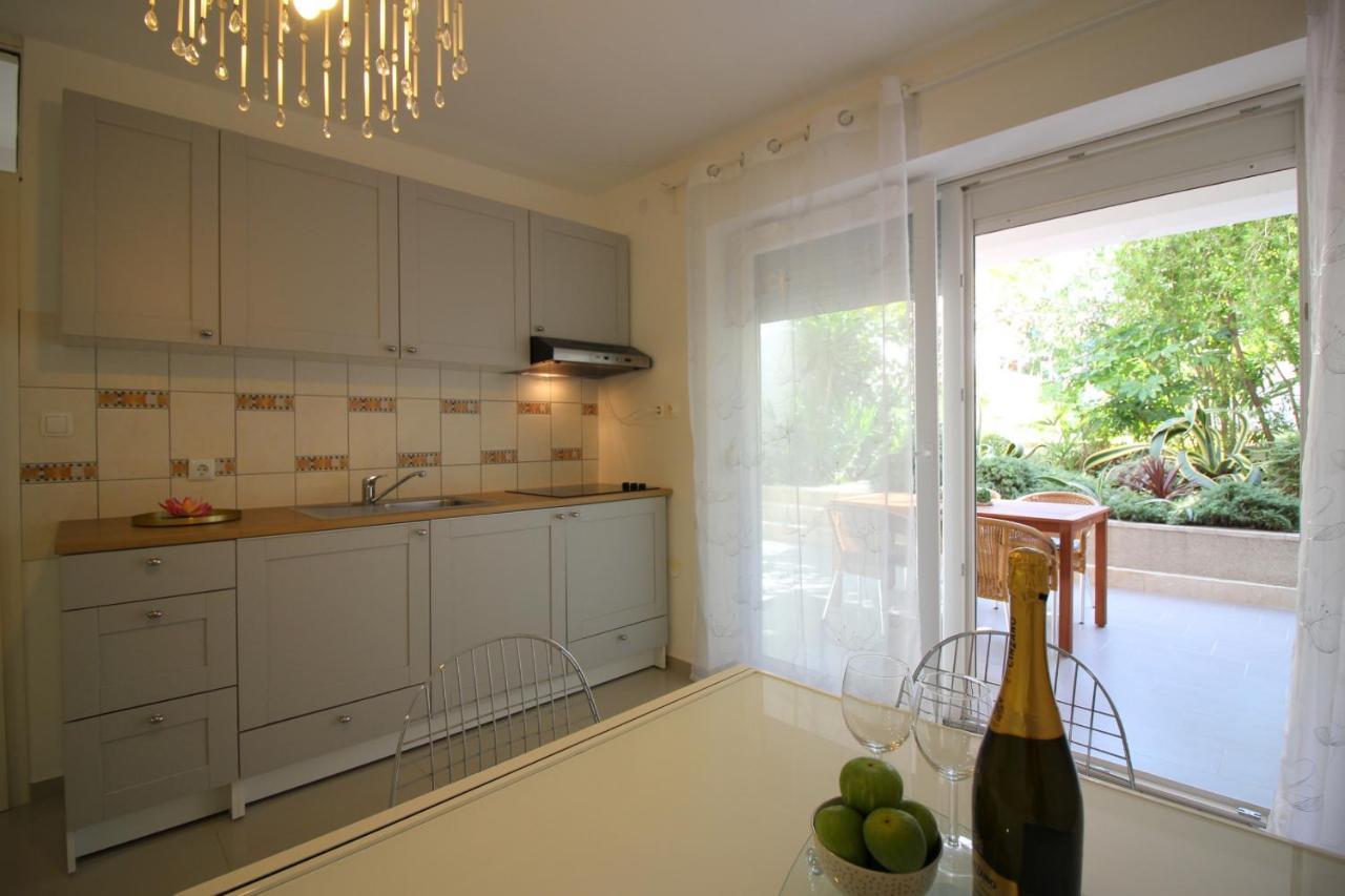 Modern Apartment Zen With Private Garden Poreč Exteriér fotografie