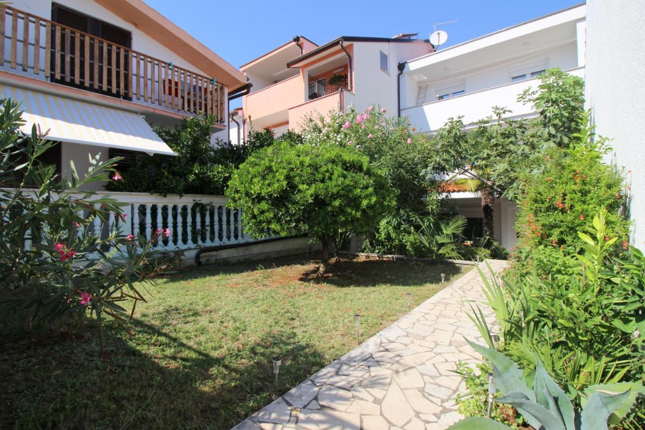 Modern Apartment Zen With Private Garden Poreč Exteriér fotografie