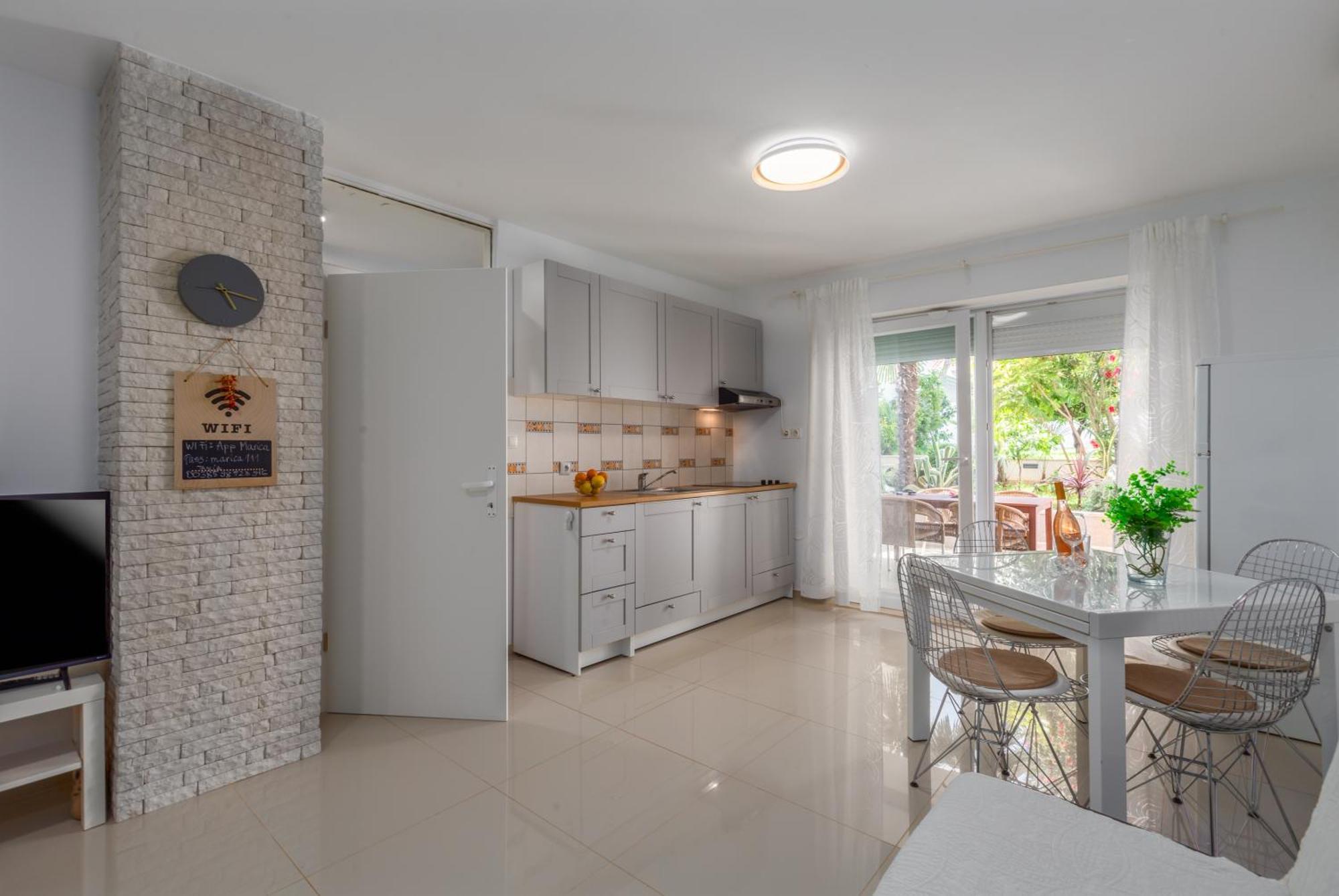 Modern Apartment Zen With Private Garden Poreč Exteriér fotografie