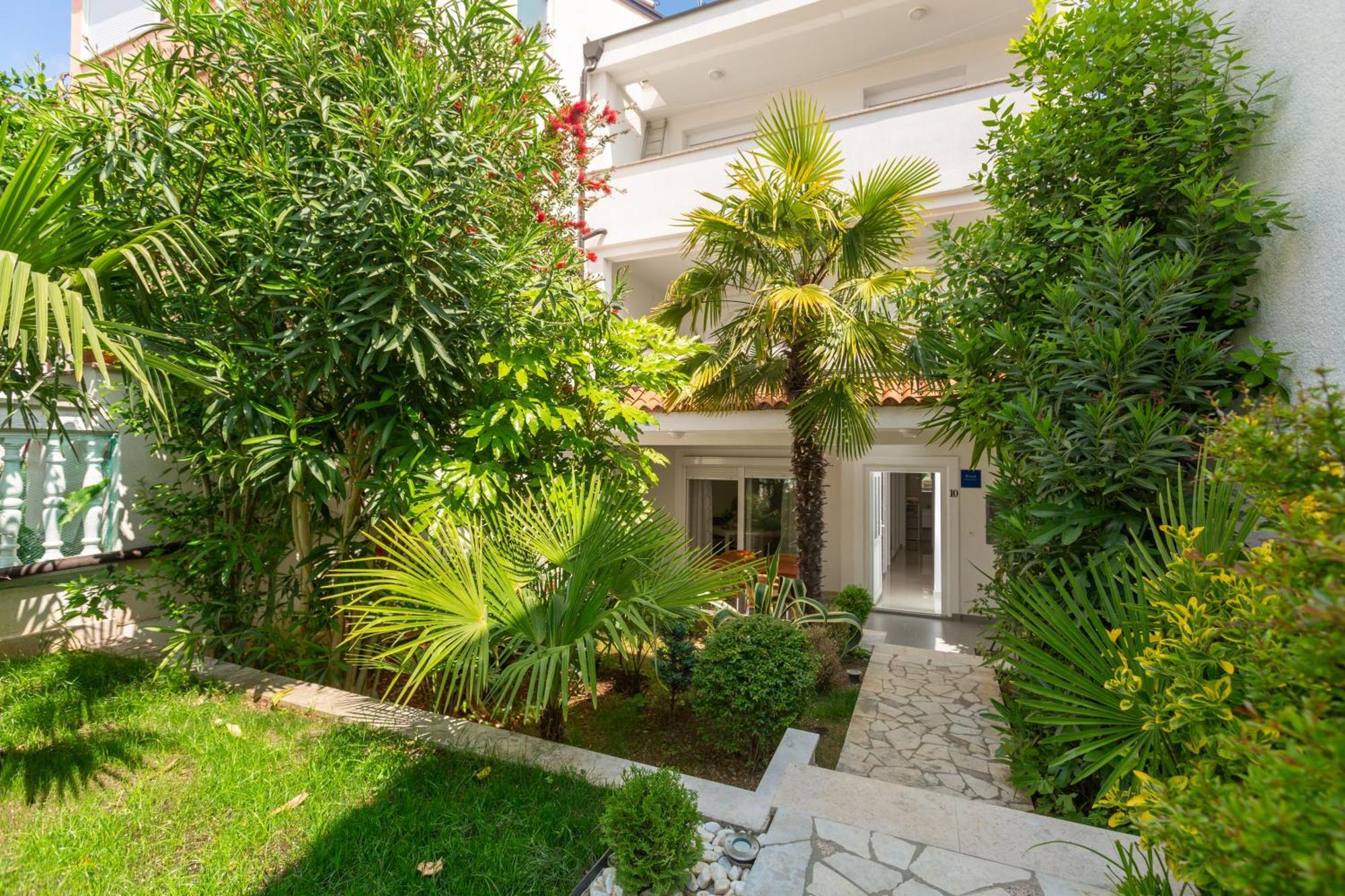 Modern Apartment Zen With Private Garden Poreč Exteriér fotografie
