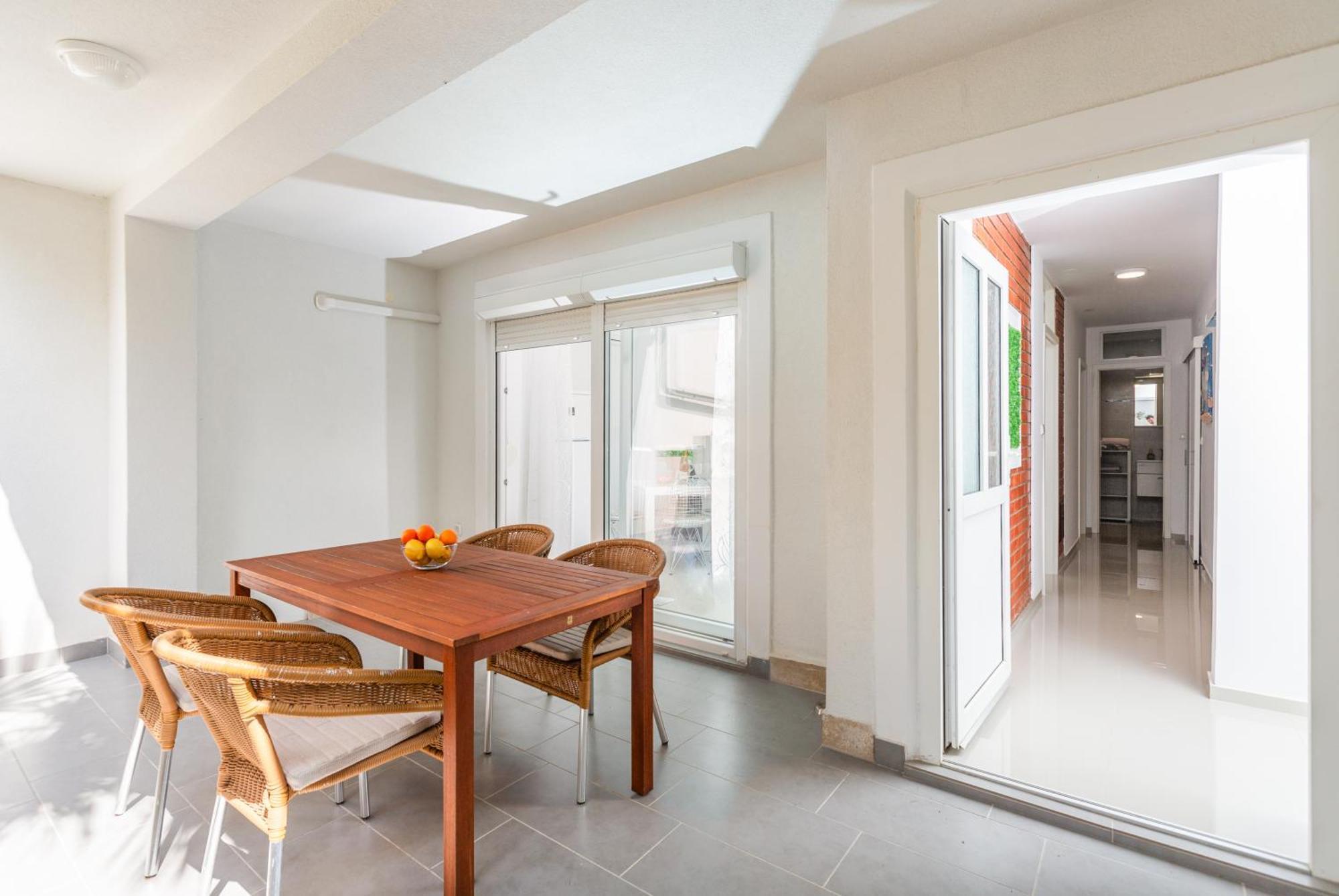 Modern Apartment Zen With Private Garden Poreč Exteriér fotografie